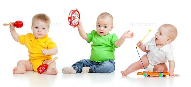تصویر با کیفیت سه تا بچه در حال بازی